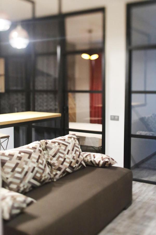 Lion King Lesya Ukrainka Apartment ลวีฟ ภายนอก รูปภาพ