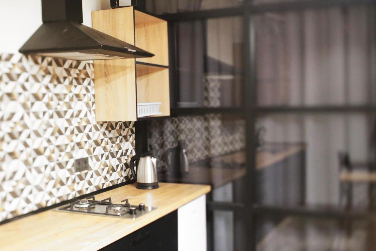 Lion King Lesya Ukrainka Apartment ลวีฟ ภายนอก รูปภาพ