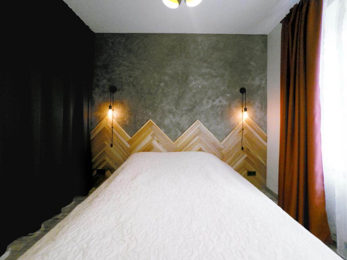 Lion King Lesya Ukrainka Apartment ลวีฟ ภายนอก รูปภาพ